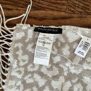 Banana Republic scarf/ shawl/ throw